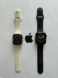 Apple Watch Series 9 vs Samsung Galaxy Watch 6 Comparison Best Smartwatch to Buy in 2025